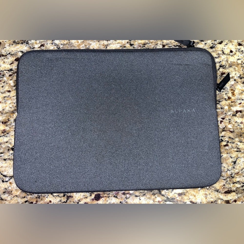 Black Alpaka Computer bag(EDC)
